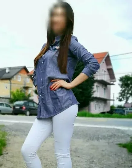 Andrea, 26