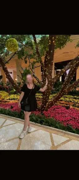 Andrea, 25