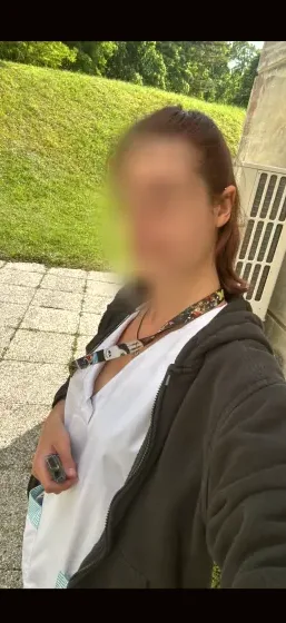 Büsra, 29