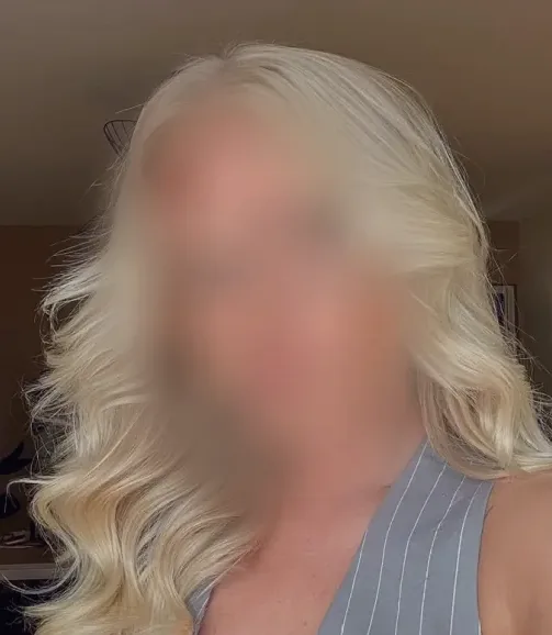 Diana, 35