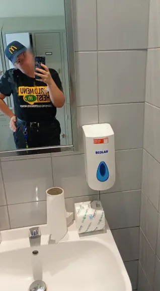 Dilara, 24