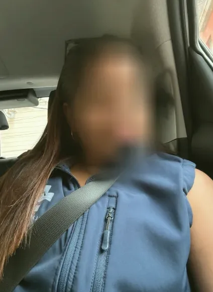 Ela, 35