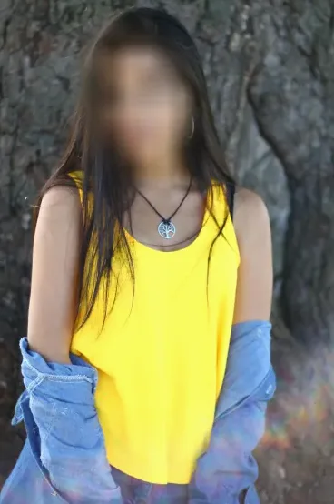 Emma, 32