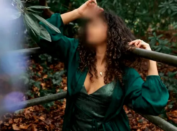 Fiona, 36