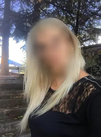 Fiona, 32