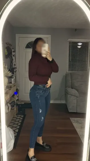 Julia, 29