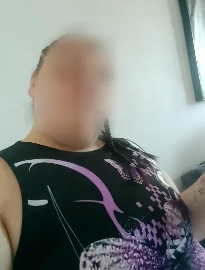 Katrin, 33