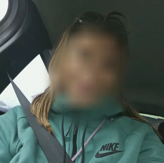 Laura, 22
