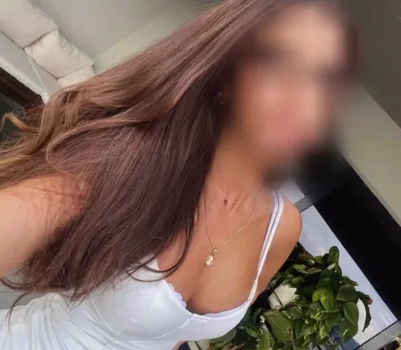 Laura, 30