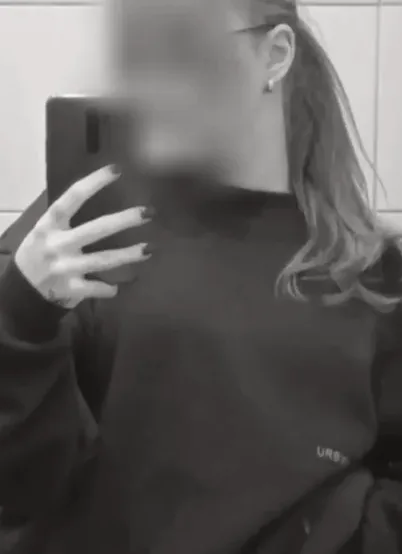 Luisa, 19