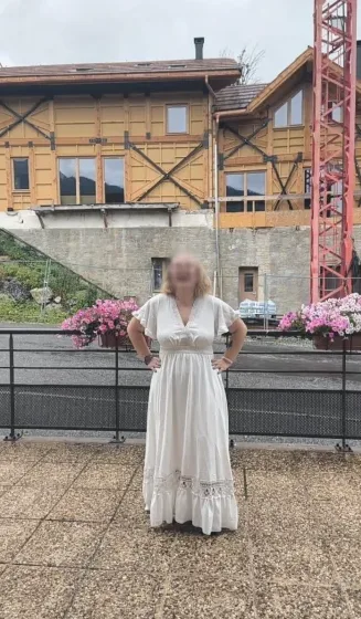 Manuela, 28