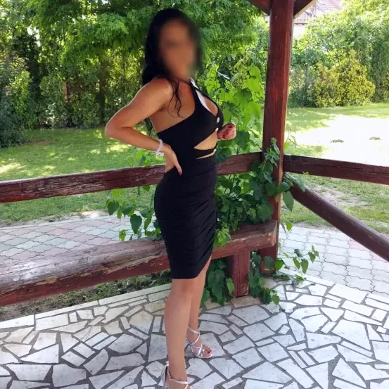 Melanie, 36