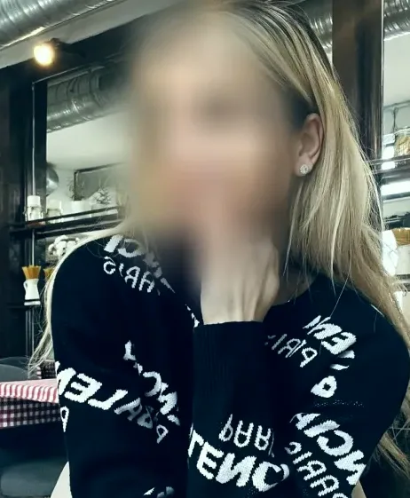 Mia, 29