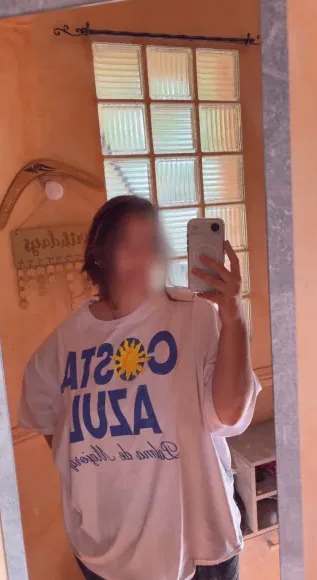 Nicole, 21