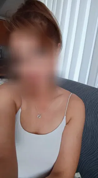 Pauline, 39