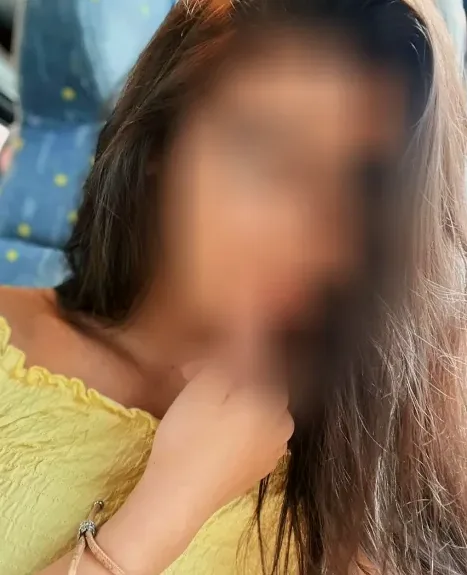 Pauline, 25