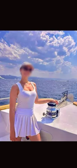 Rebecca, 33