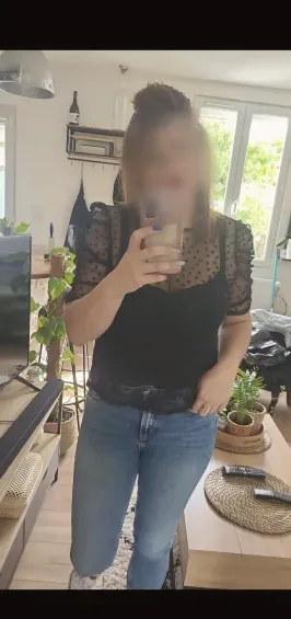 Sandra, 34