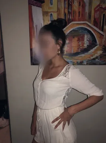 Sina, 32