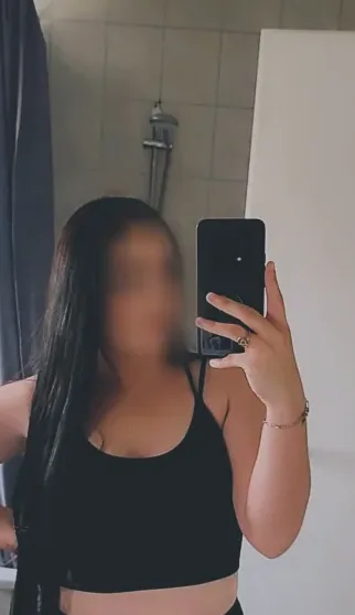Sophie, 28