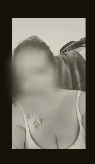 Yvonne, 28